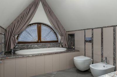 photo 12810_67a46f2f32f3d_thumb.jpg